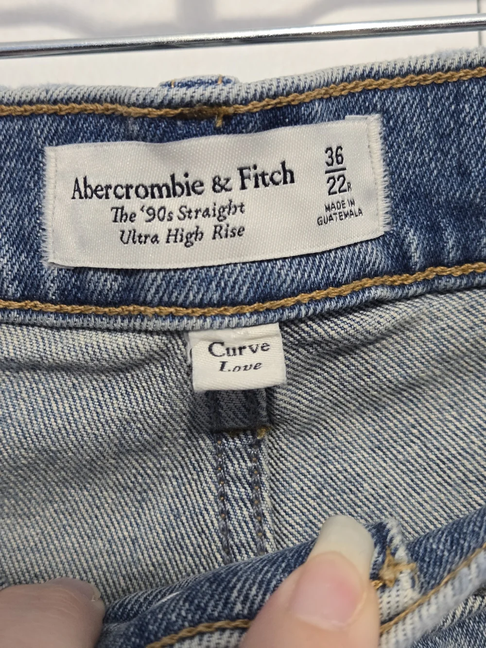 Abercrombie & Fitch Curve Love 90s Straight Jeans‎ 22R Ultra High Rise NWT